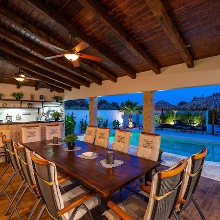 Karmen Villa Zaton (Zadar)
