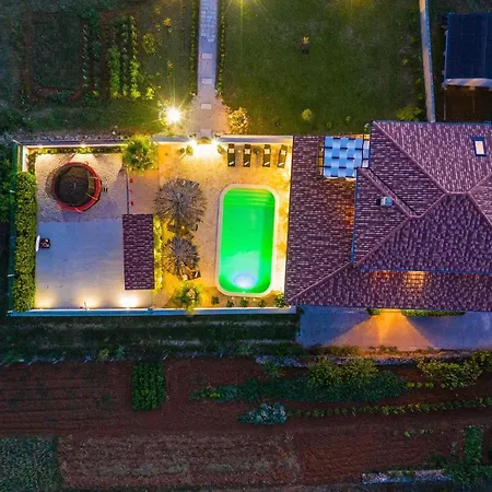 Villa Karmen *