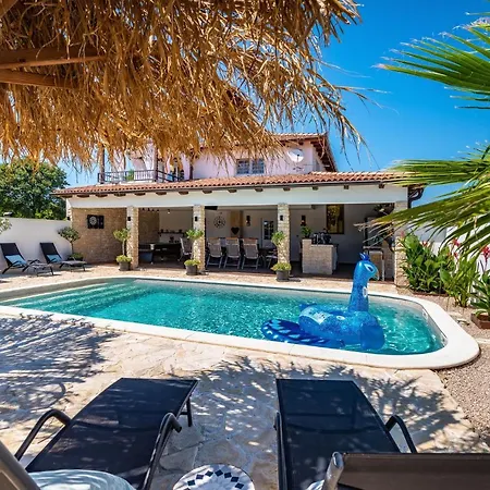 Villa Karmen *