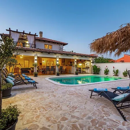 Villa Karmen *